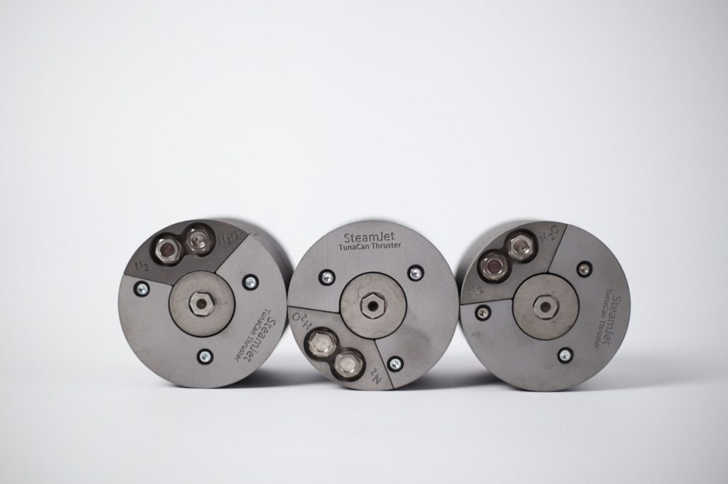 Compact satellite thruster used in academic training projects